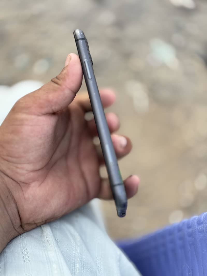 Apple iPhone 11 5