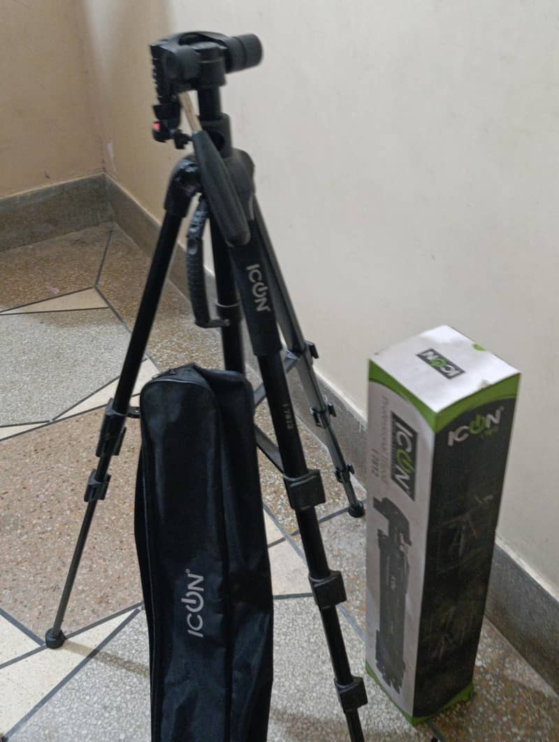 tripod 1