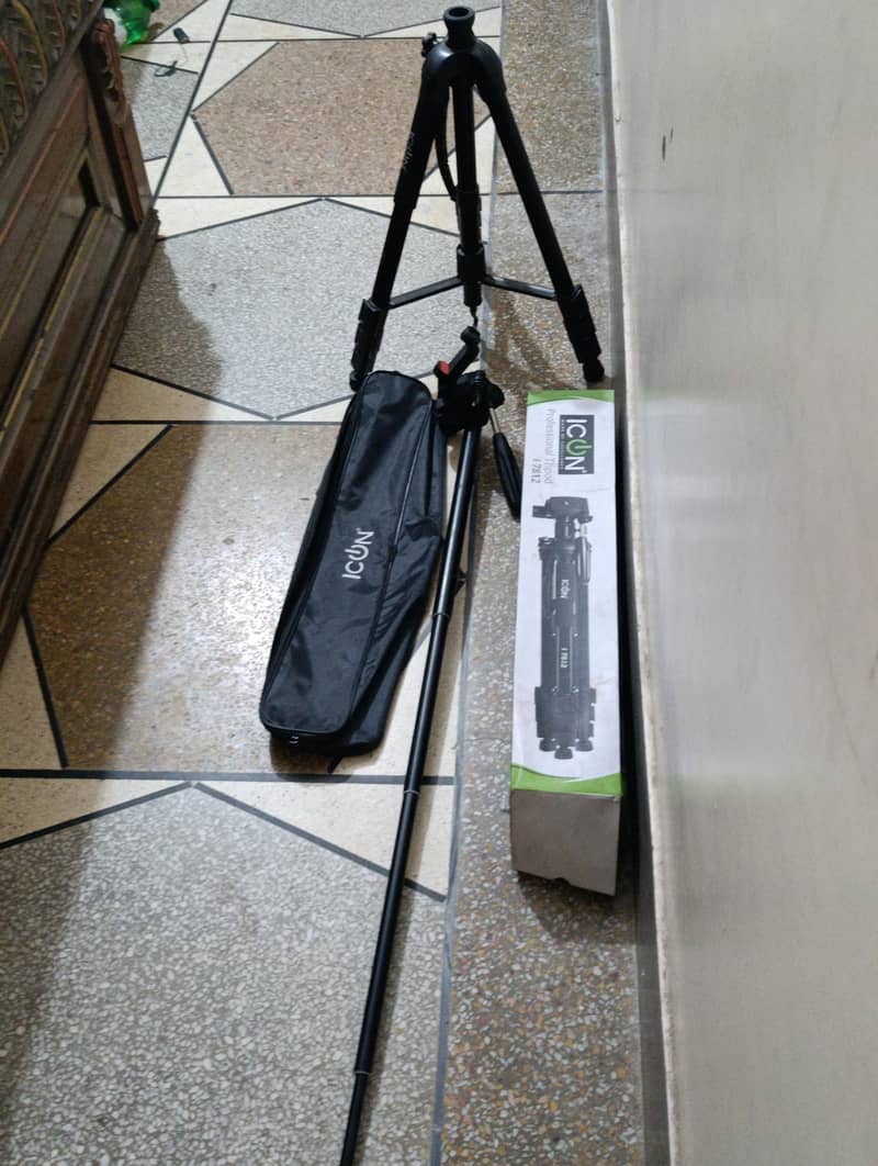 tripod 2