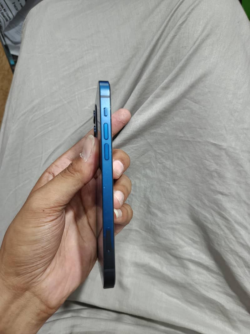 Apple iPhone 12 2