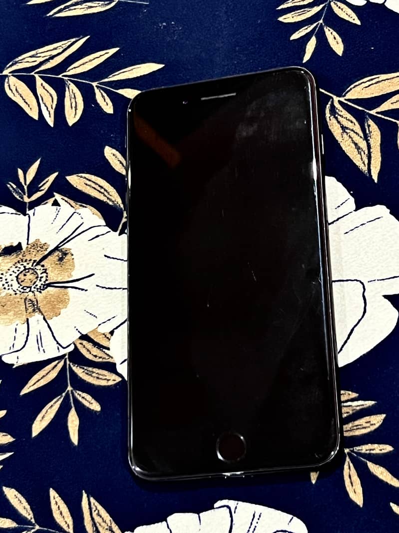 Apple iPhone 7 Plus 1
