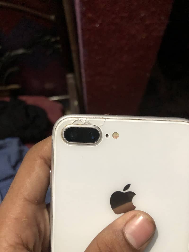 Apple iPhone 8 Plus 4