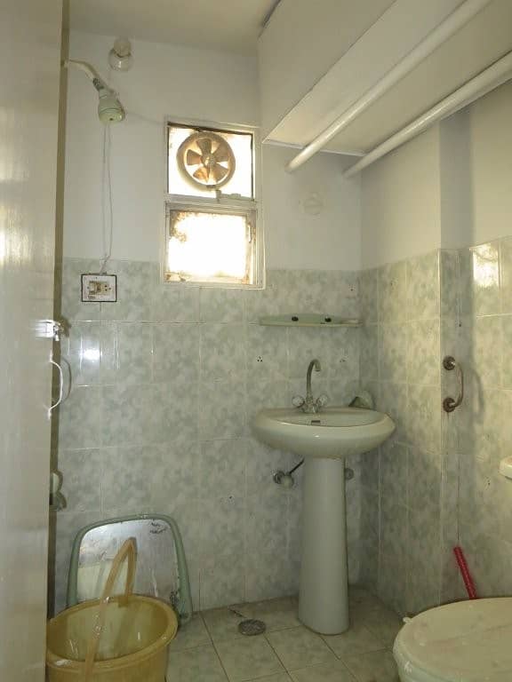 WEST OPEN CORNER LEASED FLAT 8