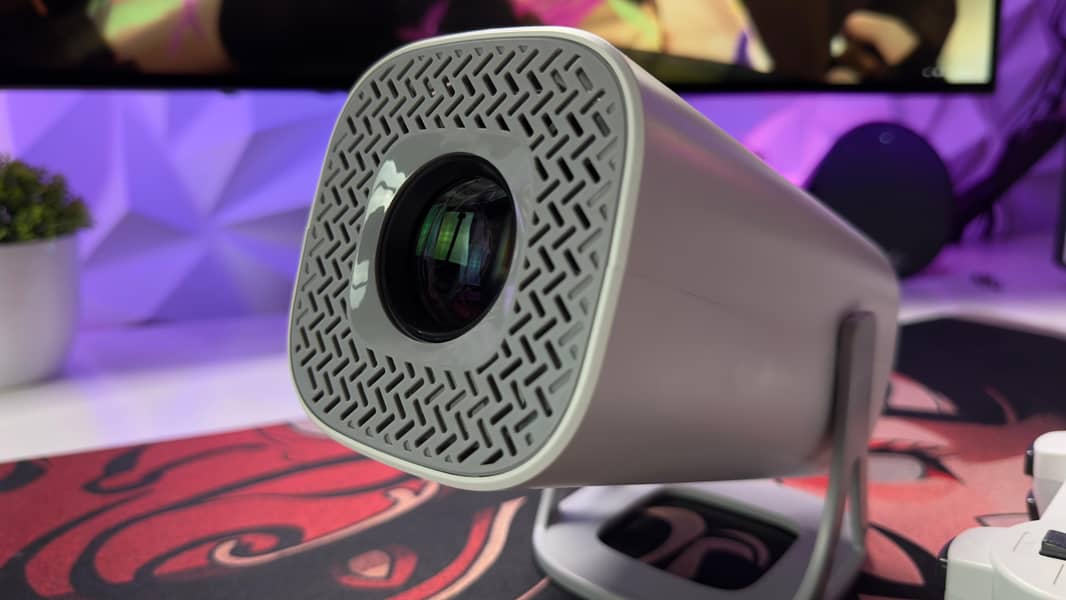 S40 PROJECTOR 1