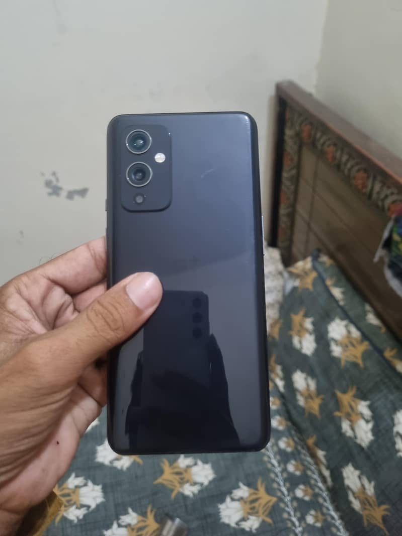 One Plus 9 5G 4