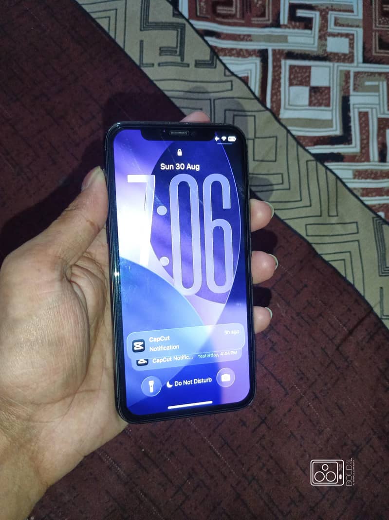Apple iPhone 11 Pro 1