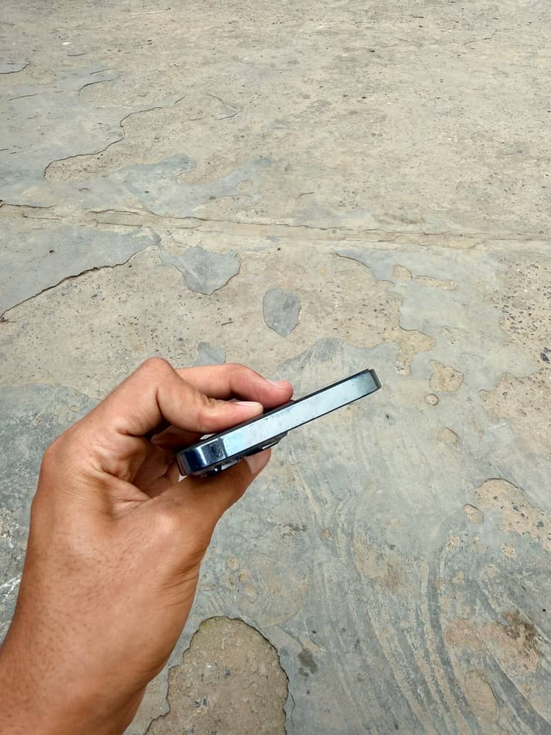Apple iPhone 13 Pro Max 1