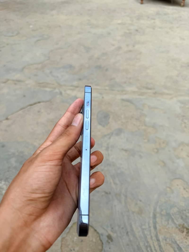 Apple iPhone 13 Pro Max 4
