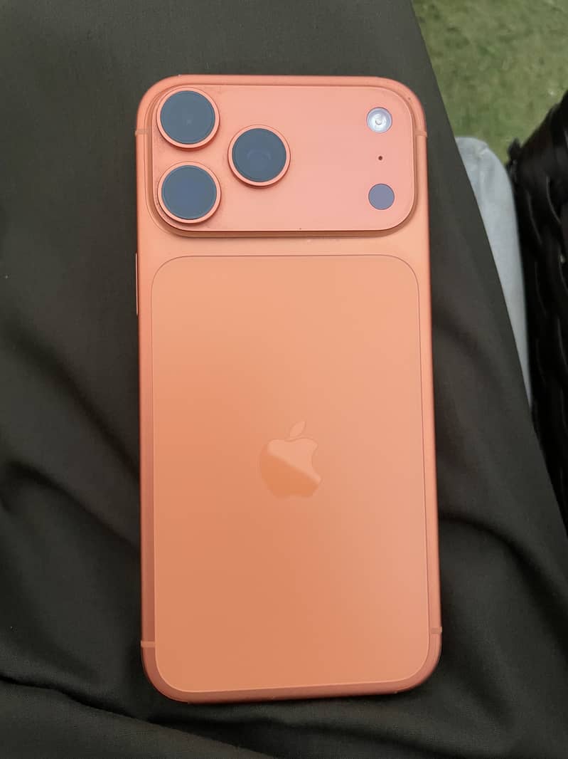 Apple iPhone 17 Pro Max 0