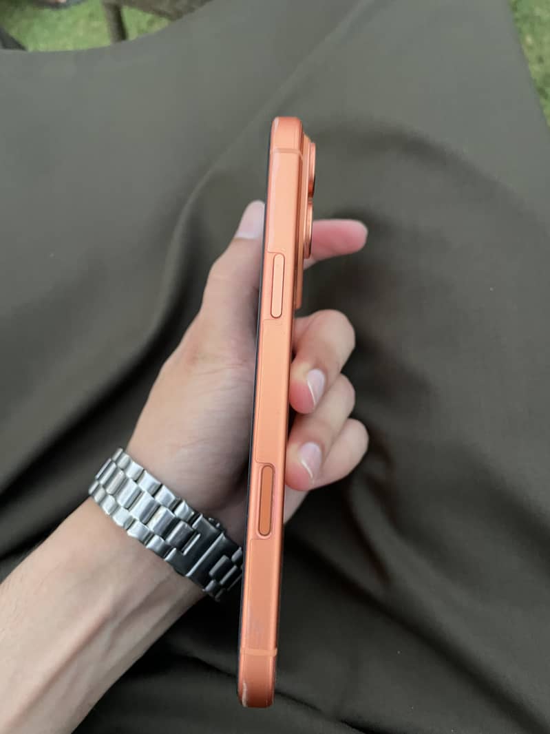 Apple iPhone 17 Pro Max 2