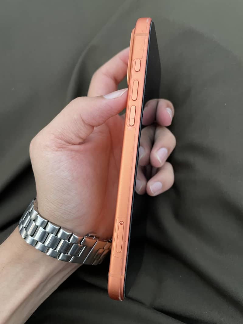 Apple iPhone 17 Pro Max 4