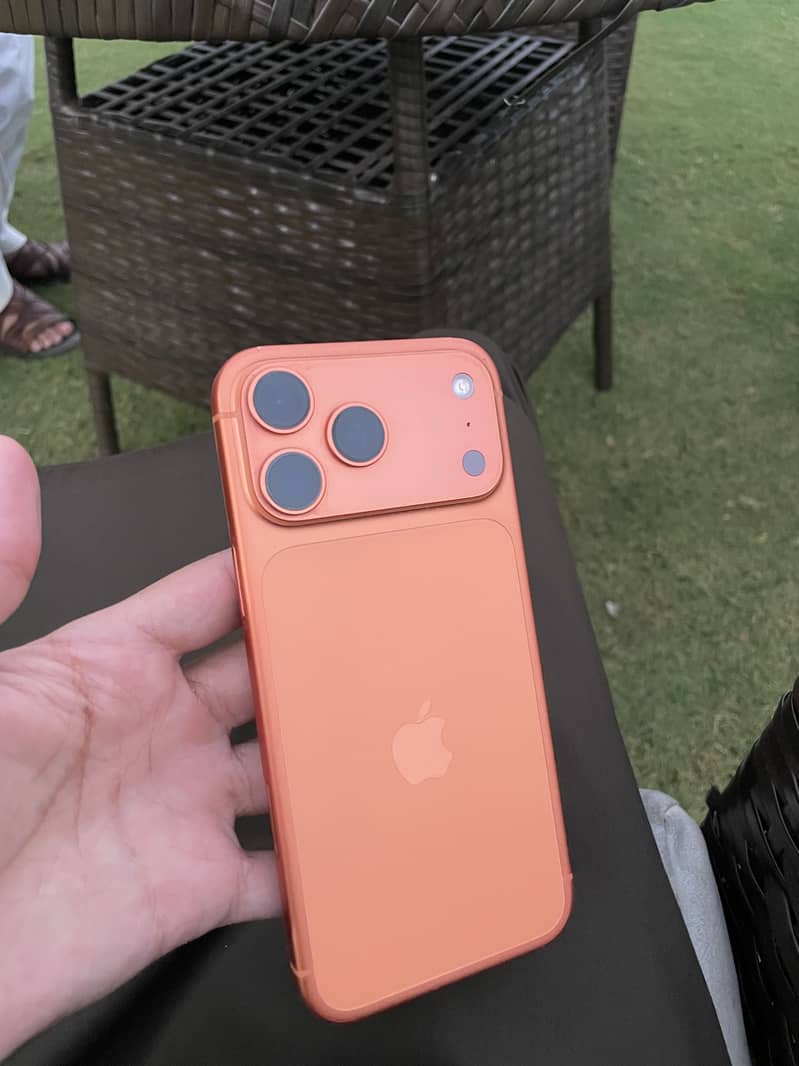 Apple iPhone 17 Pro Max 5
