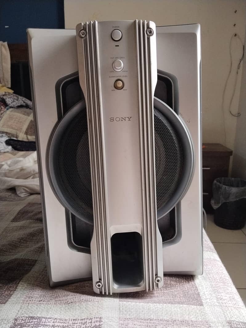 Speaker subwoofer 1