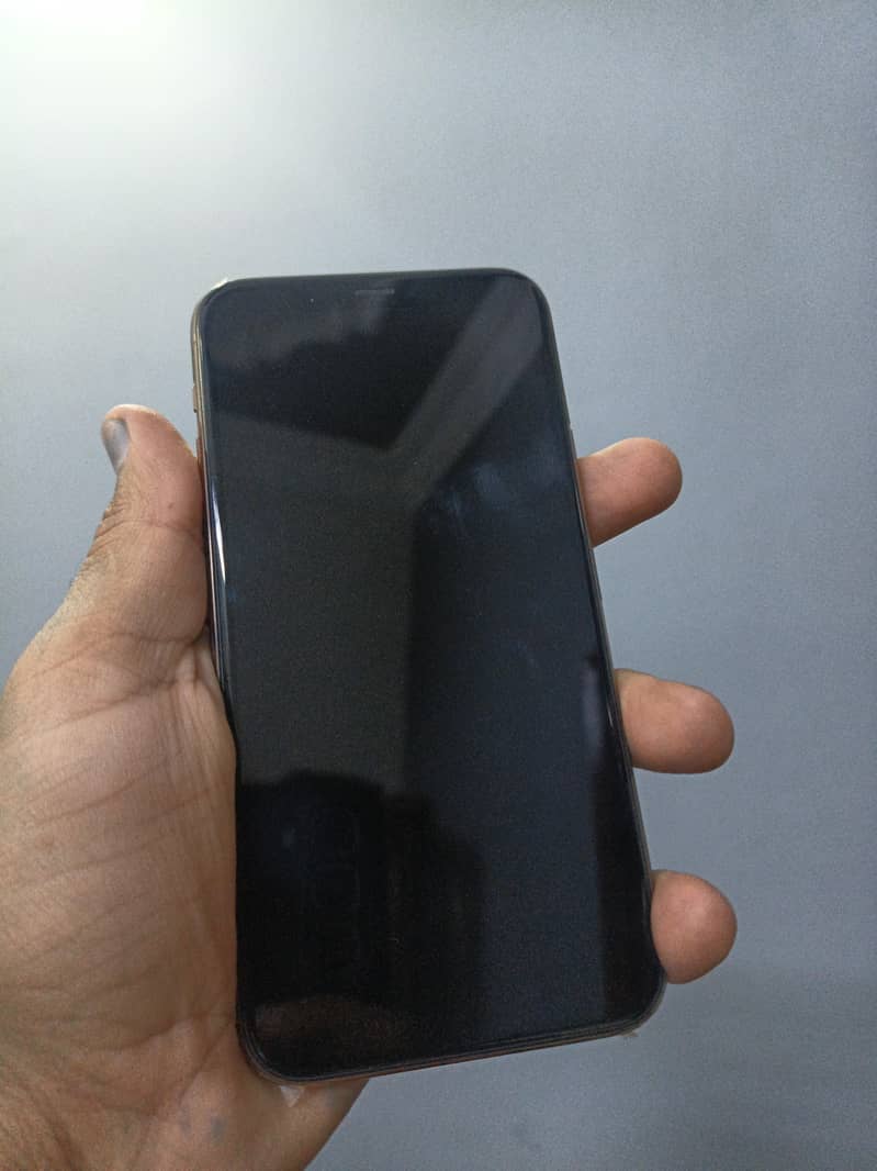Apple iPhone 11 Pro 1
