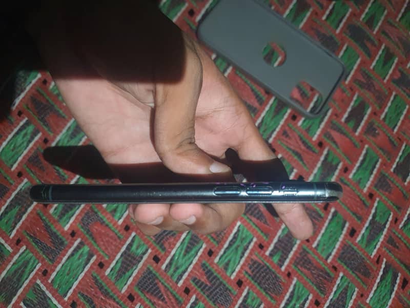 Apple iPhone 11 Pro 5