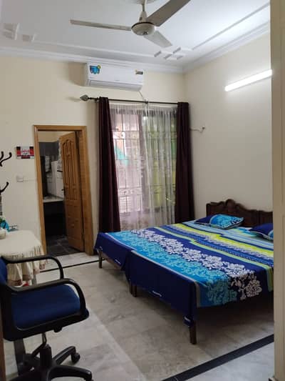 I. 8 Single Room Available For Rent