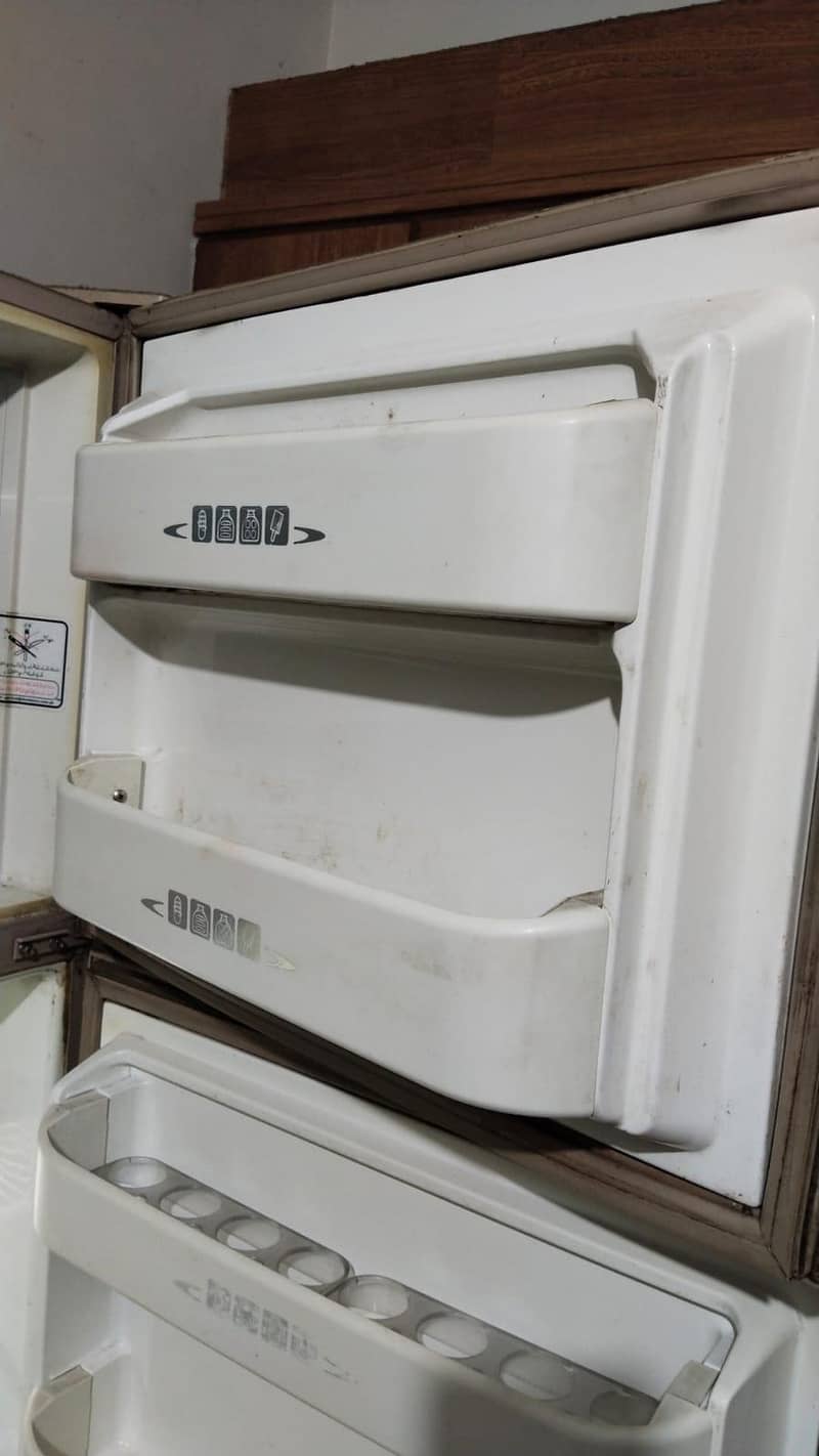 Dawlance fridge 6