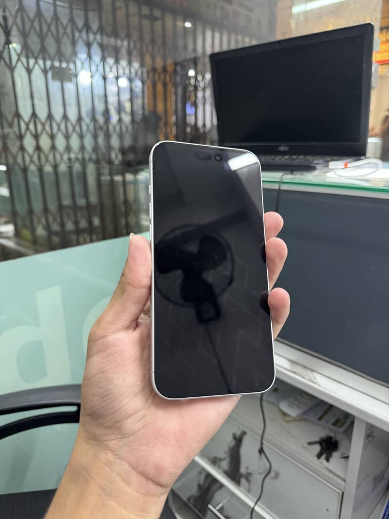 Apple iPhone 16 Plus 5