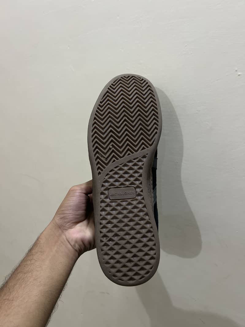 Sneakers 3