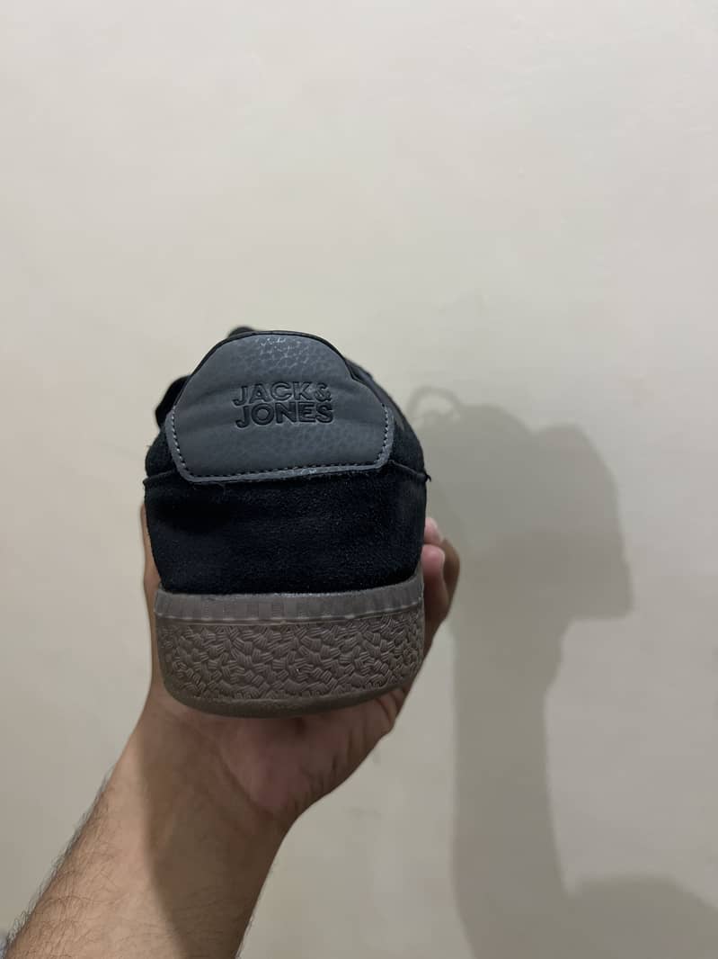 Sneakers 4