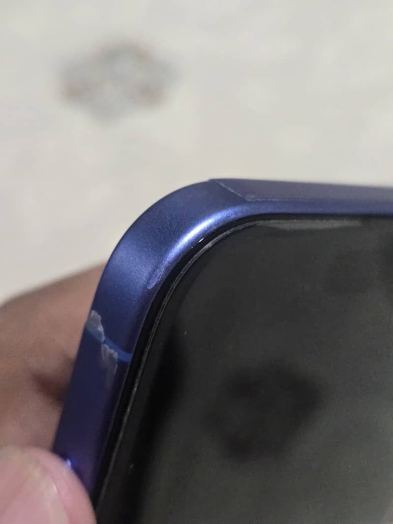 Apple iPhone 16 2