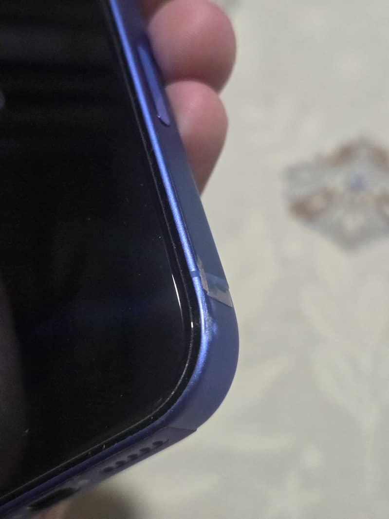 Apple iPhone 16 5