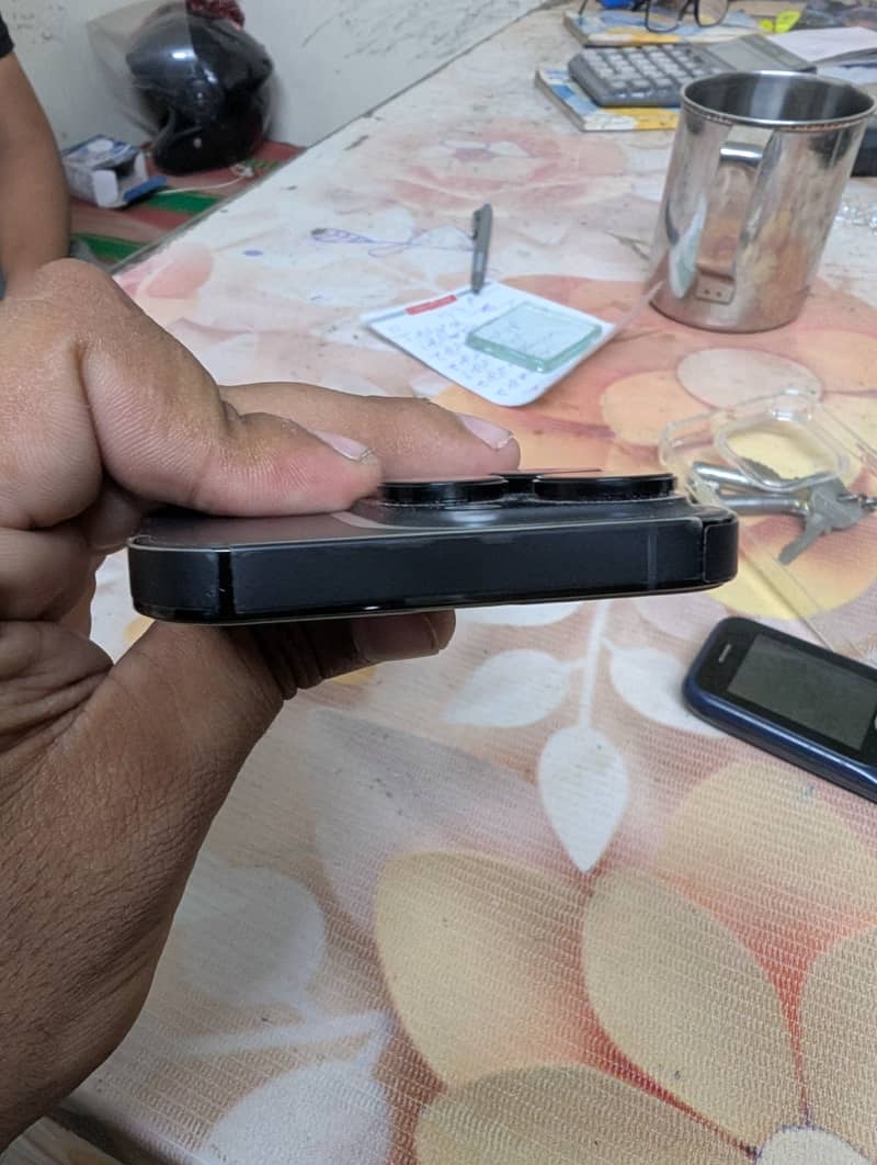 Apple iPhone 14 Pro 2