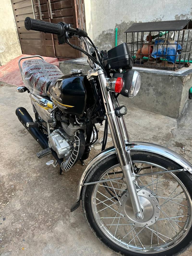 Honda 125 self special edition 1