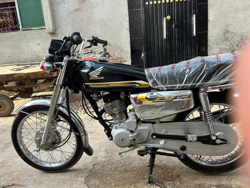 Honda 125 self special edition 4