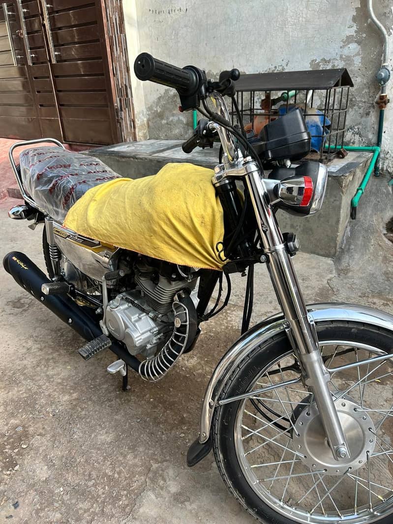 Honda 125 self special edition 5