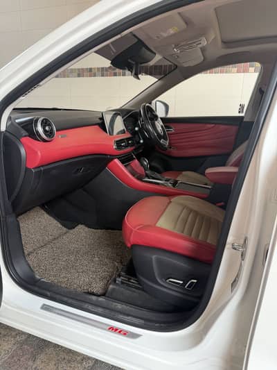 MG HS 2021