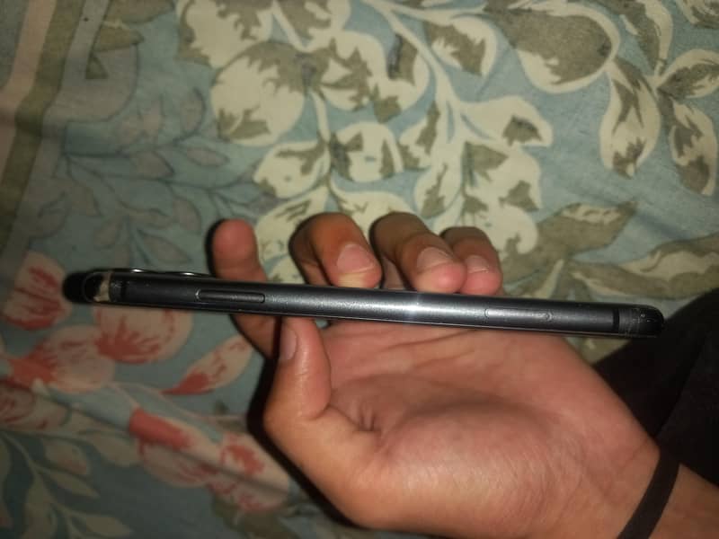Apple iPhone 11 3