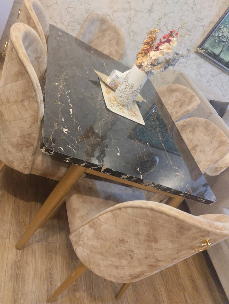 Dining Table with 6 Chairs 1