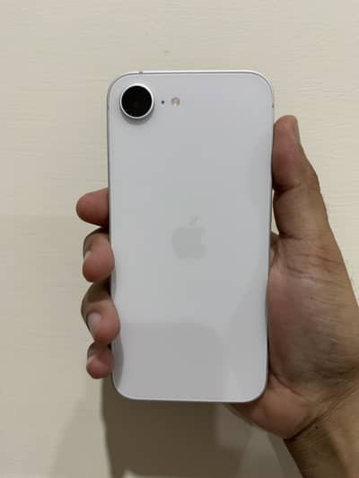 Apple iPhone 16e
