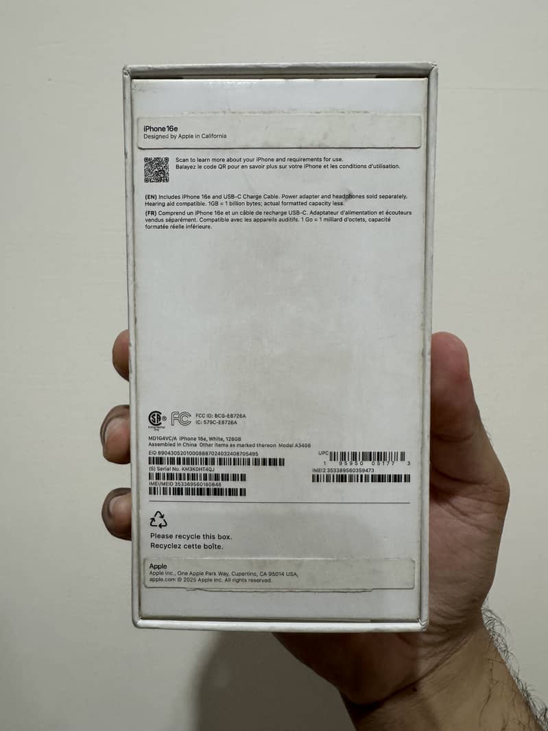 Apple iPhone 16e 10