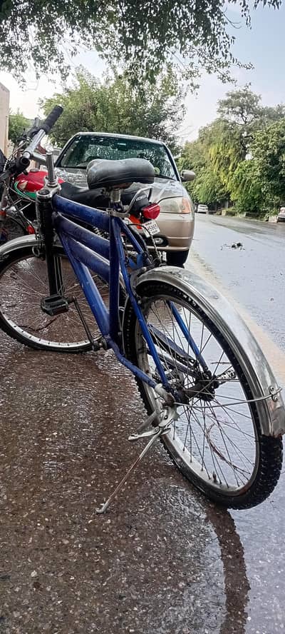 cycle ki safai ka bghair pic nikala han