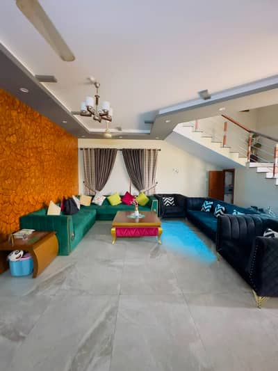 500 yard Rear House For Rent DHA Phase 8