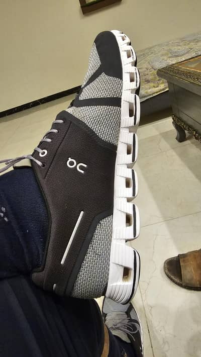 on cloud Shoes  original available for sale now , Premium Condition