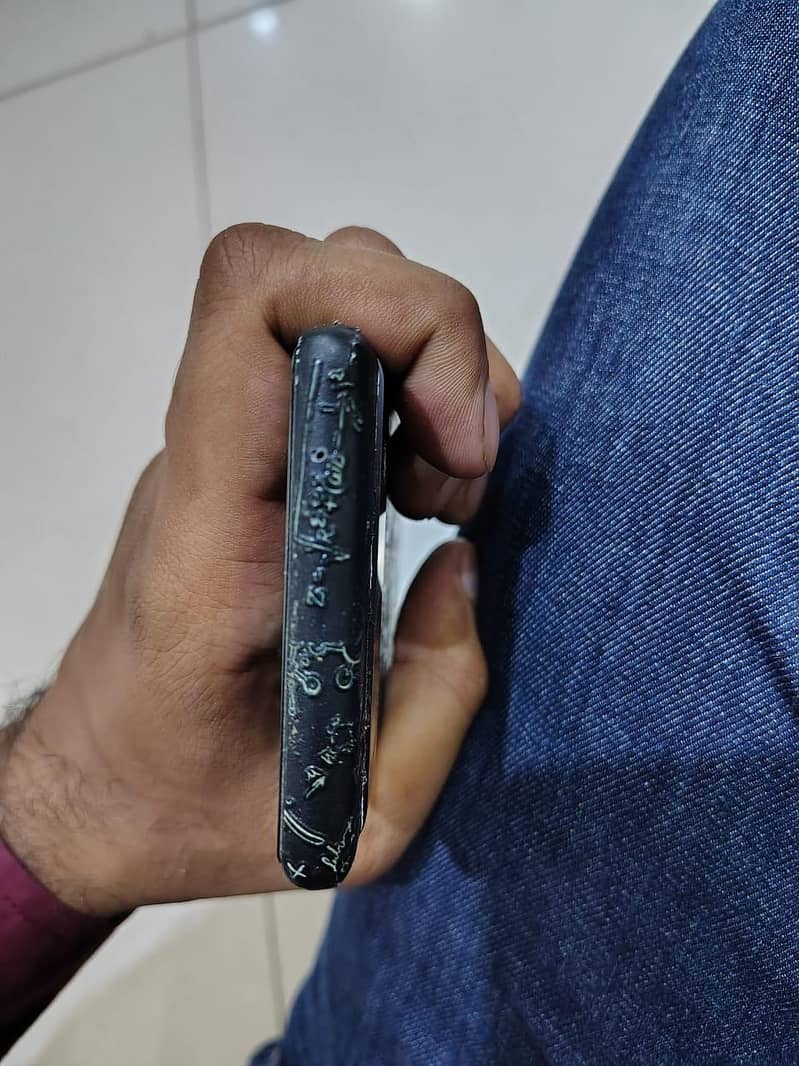 Google Pixel 7a 5
