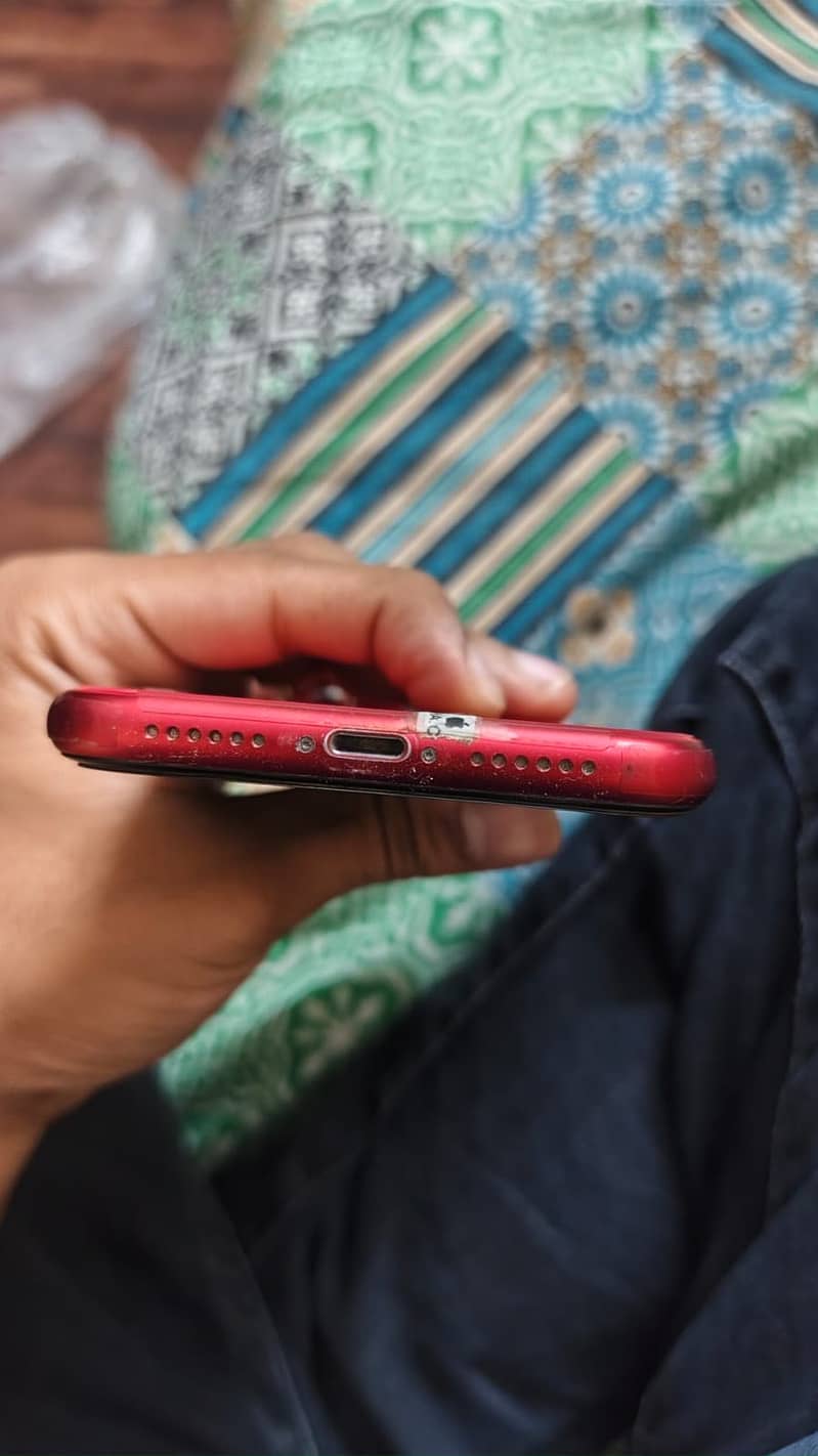 Apple iPhone 11 4