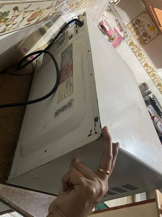 Microwave oven 2