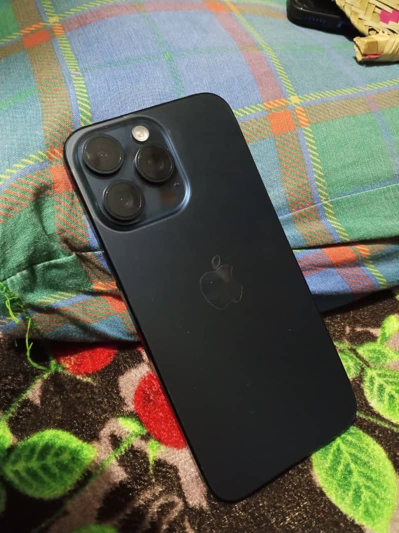Apple iPhone 15 Pro Max factory unlocked 3