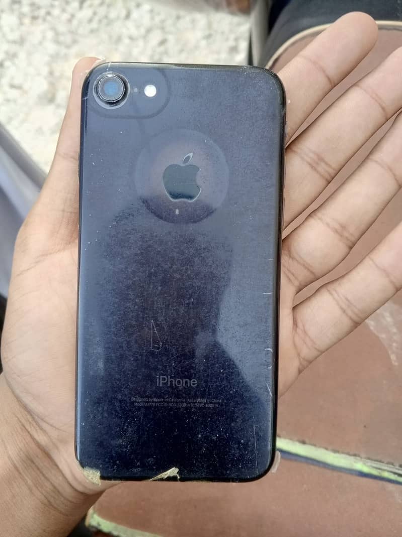 Apple iPhone 7 2