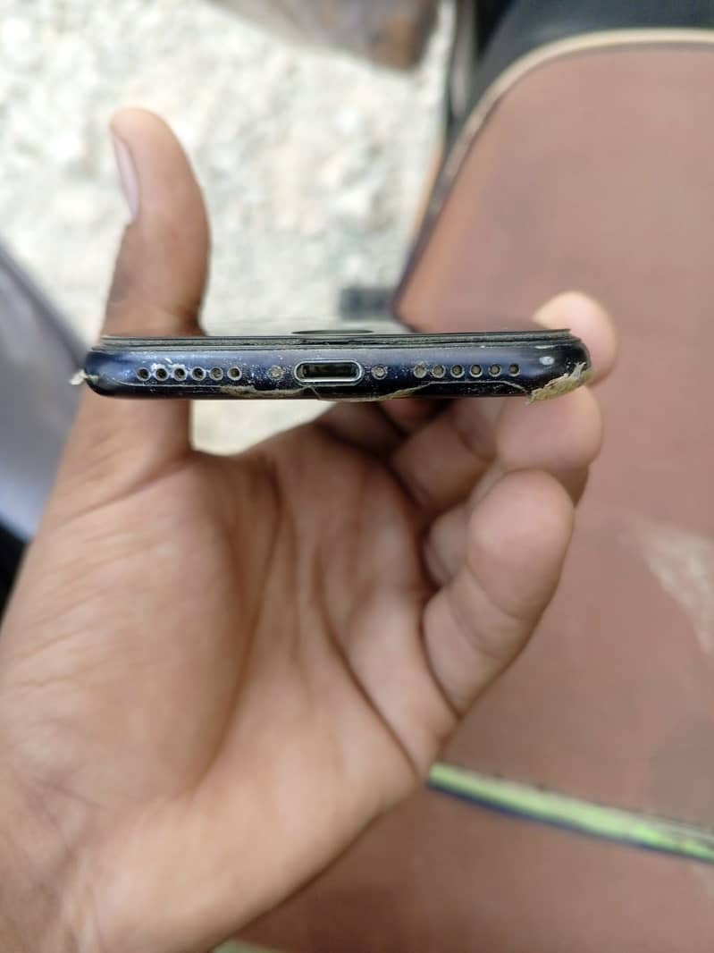 Apple iPhone 7 4