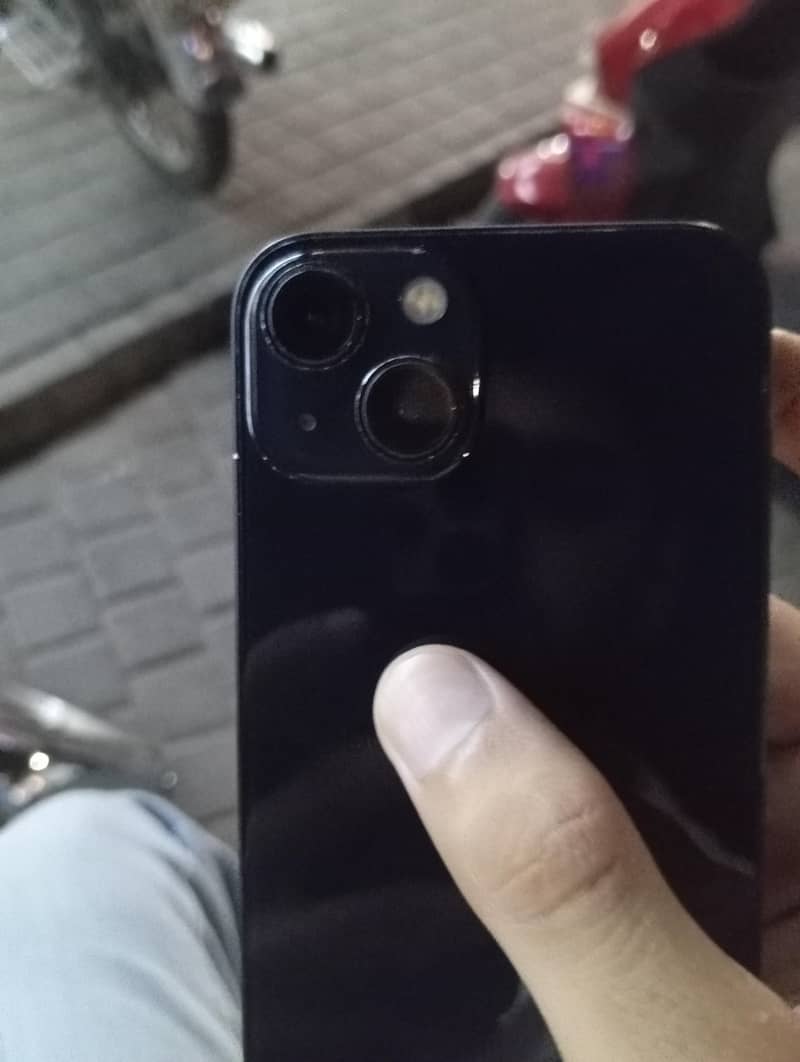 Apple iPhone 13 1