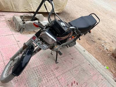 Selling my personal use bike super star 2016 in great condition