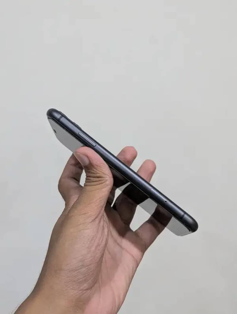 iPhone 11 2