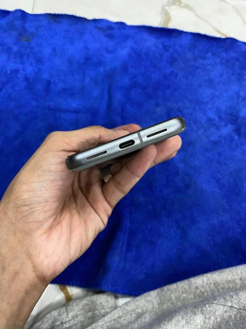 Google Pixel 8 5