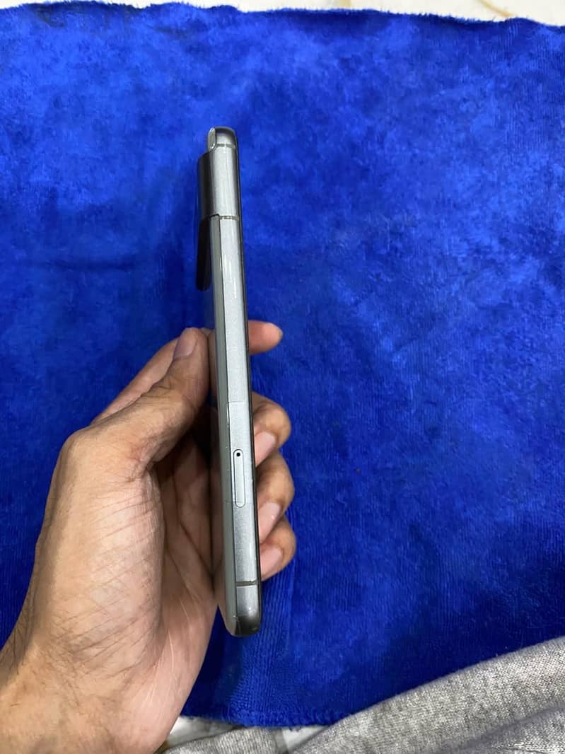 Google Pixel 8 6