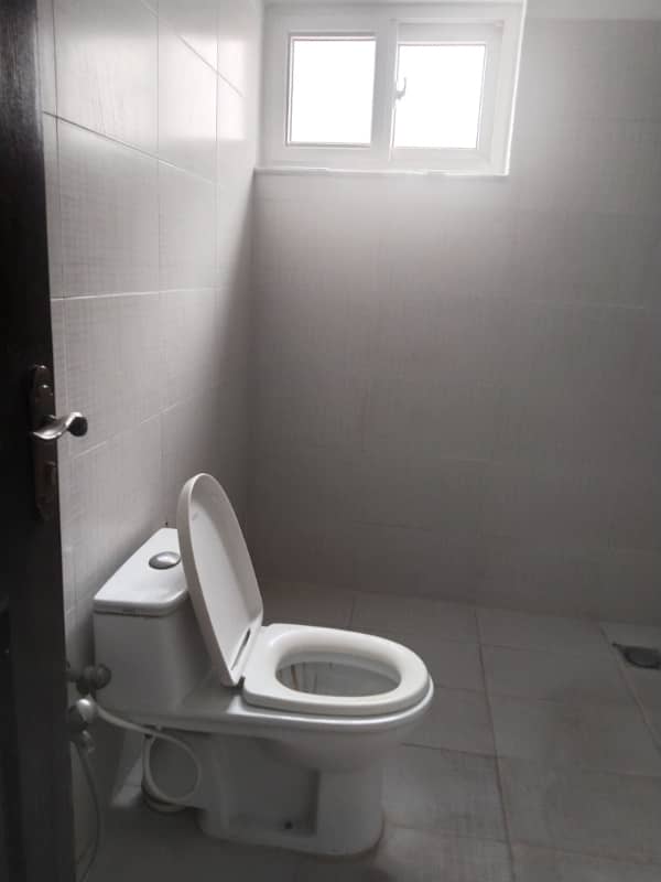 E11 Finest Upper Portion 3bed 9